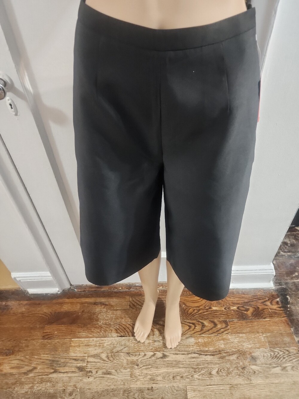 Black Wide Leg Cropped Pants Cullotts Size S/4 NWT Slash Side Pockets High Waist
